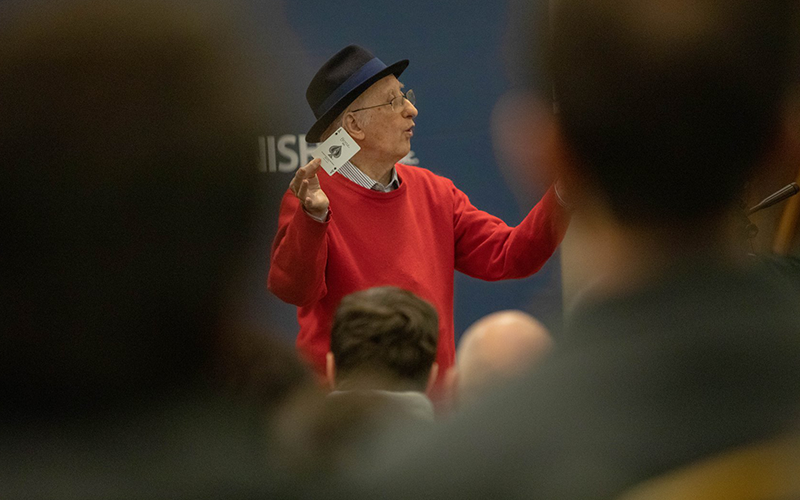 Juan Tamariz lecturing in Ohio (2019). Photo via Vanishing Inc.