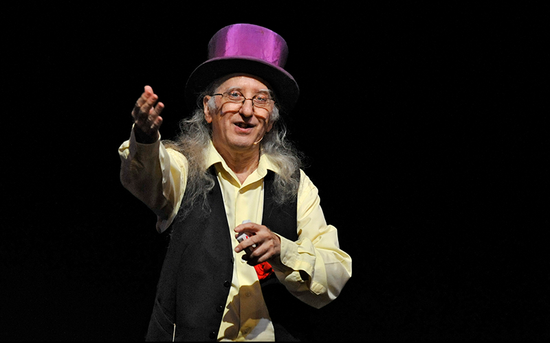 Juan Tamariz performing in Toronto (2010). Photo by David Linsell, via Magicana